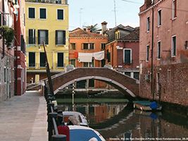Venecia a pie y tour en Gondola